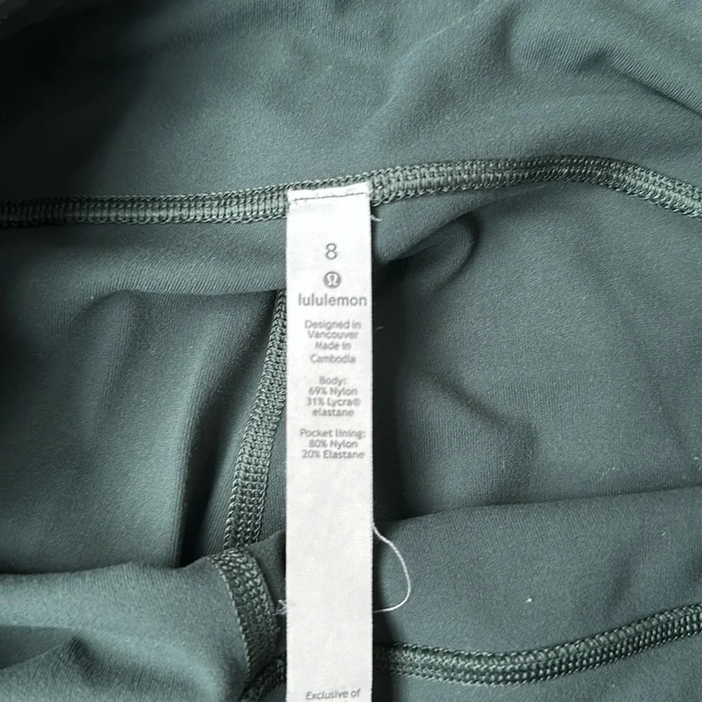 Lululemon leggings women size 8 - Picture 7 of 7